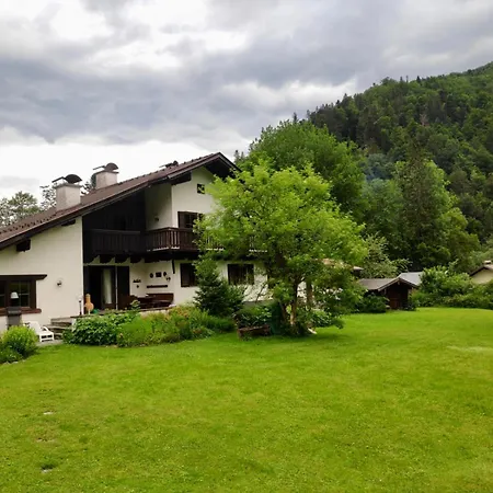 Large House With Big Garden Hintersee