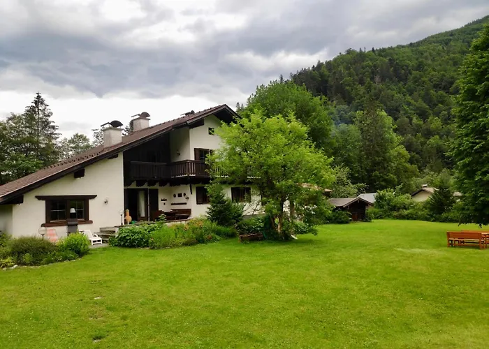 Large House With Big Garden Hintersee