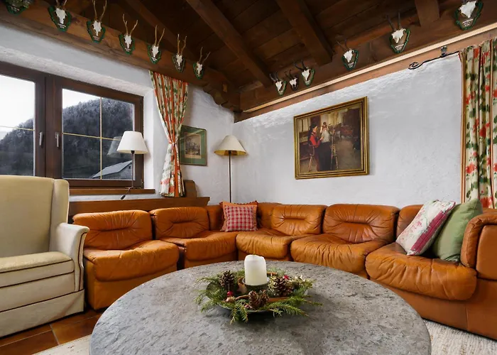 Сasa de vacaciones Large House With Big Garden