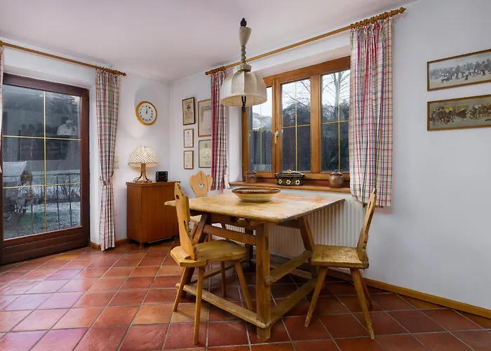 Large House With Big Garden Vakantiehuis